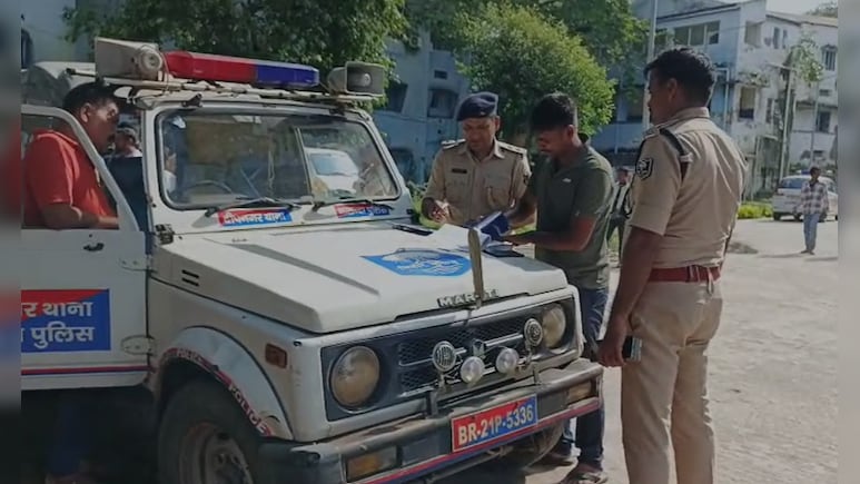 बिहार में महिला से बदसलूकी का विरोध करने पर युवक की हत्या कर पेड़ पर लटकाया शव
