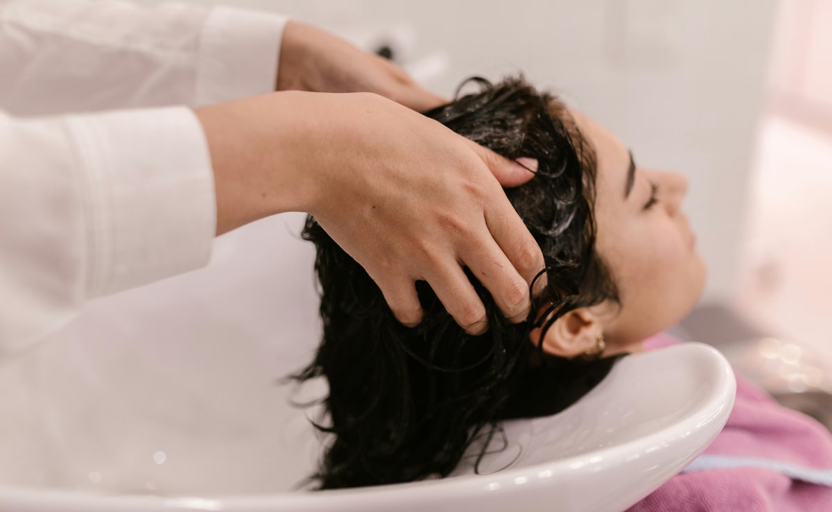 Which Shampoo Type Is Best Suited For Your Scalp? Dermatologist Breaks It Down, Shares Tips