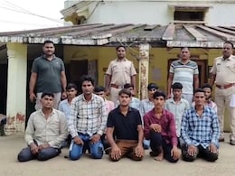 डीग पुलिस की साइबर ठगी पर बड़ी कार्रवाई, 8 दिन में 248 अपराधी गिरफ्तार; 104 मोबाइल और 183 फर्जी सिम बरामद डीग पुलिस की साइबर ठगी पर बड़ी कार्रवाई, 8 दिन में 248 अपराधी गिरफ्तार; 104 मोबाइल और 183 फर्जी सिम बरामद