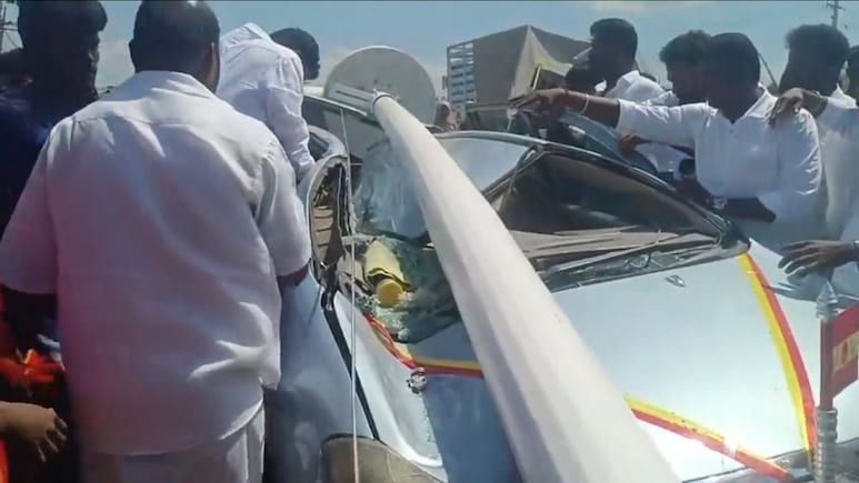 100-Foot Flagpole At Actor Vijay's Party Meet Venue Falls On Car