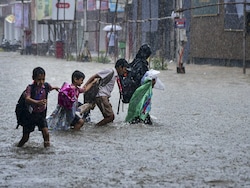 Mumbai Rain Red Alert: Mumbai On Red Alert As Heavy Rainfall Triggers Flood And Traffic Chaos