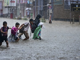 School Holiday On August 20: मुसळधार पावसामुळे शाळा , महाविद्यालयांना सुट्टी आहे का? वाचा अधिकृत निर्णय School Holiday On August 20: मुसळधार पावसामुळे शाळा , महाविद्यालयांना सुट्टी आहे का? वाचा अधिकृत निर्णय