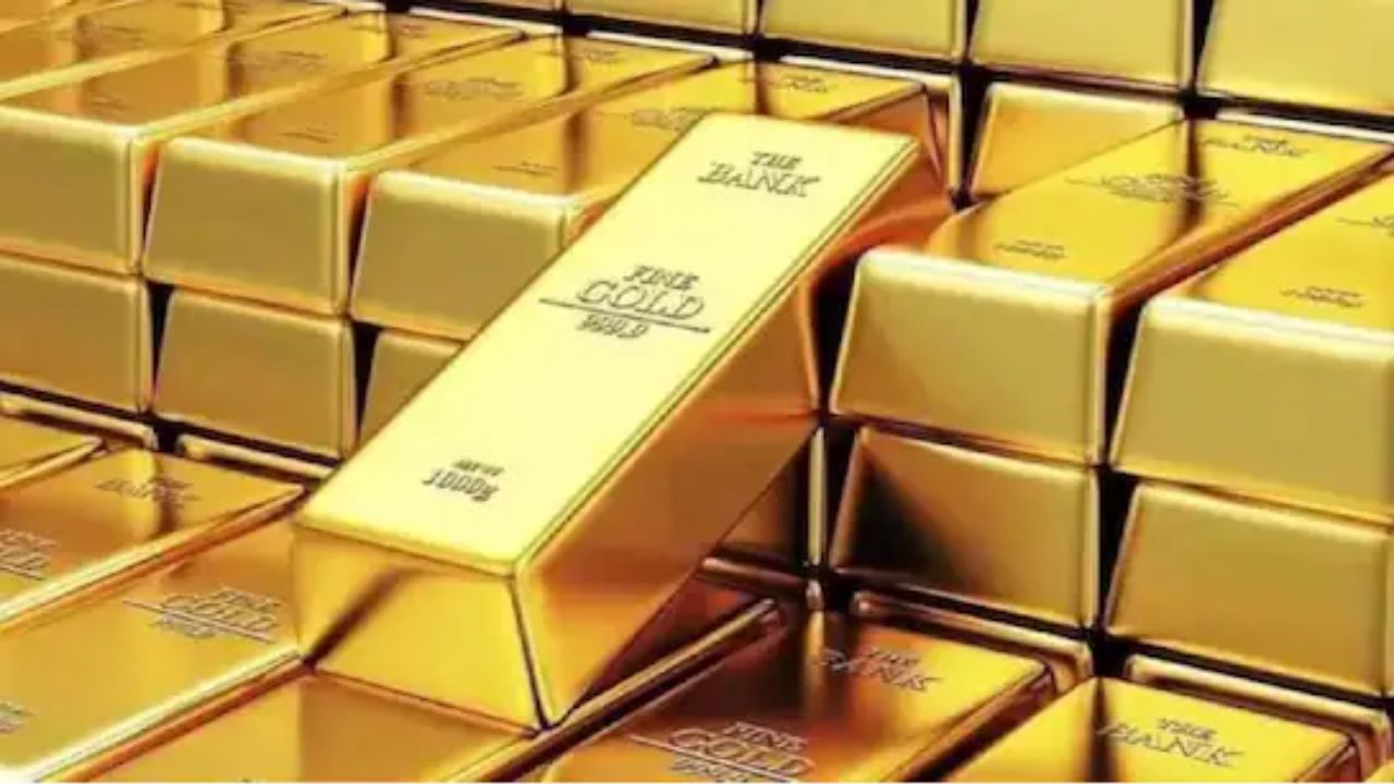 Gold Prices Plunge Rs 1,000 To Rs 1,01,520 Per 10 Grams. Check Rates