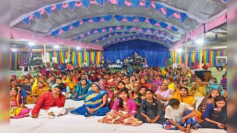 Kathavachak Course: कथावाचक बनने के लिए कौन सा कोर्स करें, कहां से मिलती है डिग्री?