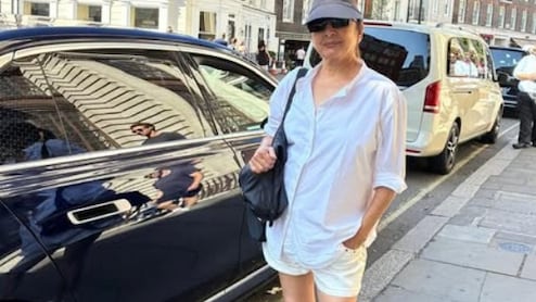 Neena Gupta's Boss Reply To Troll Asking Her Not To Show Legs: "They Are Jealous As They Don't Have Such Good Body"