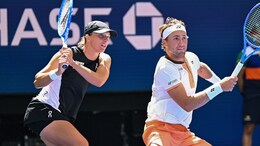 Weary Iga Swiatek Wins US Open Mixed Doubles Opener