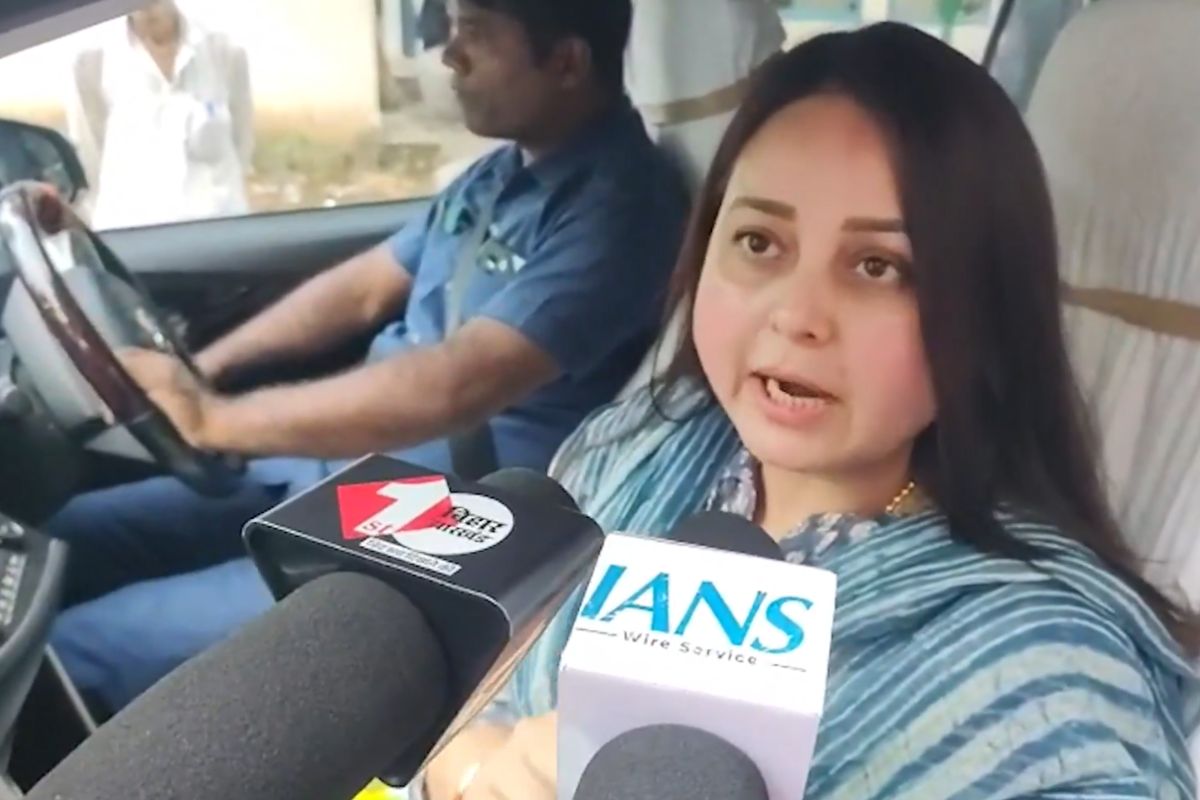 घर से तो निकाल देंगे, लोगों के दिल से कैसे निकालेंगे... राबड़ी आवास खाली करने के नोटिस पर भड़कीं रोहिणी आचार्या