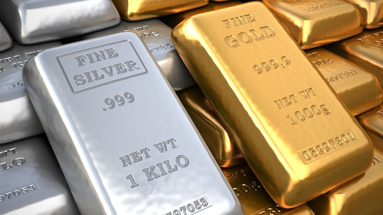 Gold Silver Rate Today: सोन्या-चांदीच्या दराचा नवा विक्रम, 'चांदीत' गुंतवणूक करणाऱ्यांना 'सोन्याचे' दिवस Gold Silver Rate Today: सोन्या-चांदीच्या दराचा नवा विक्रम, 'चांदीत' गुंतवणूक करणाऱ्यांना 'सोन्याचे' दिवस