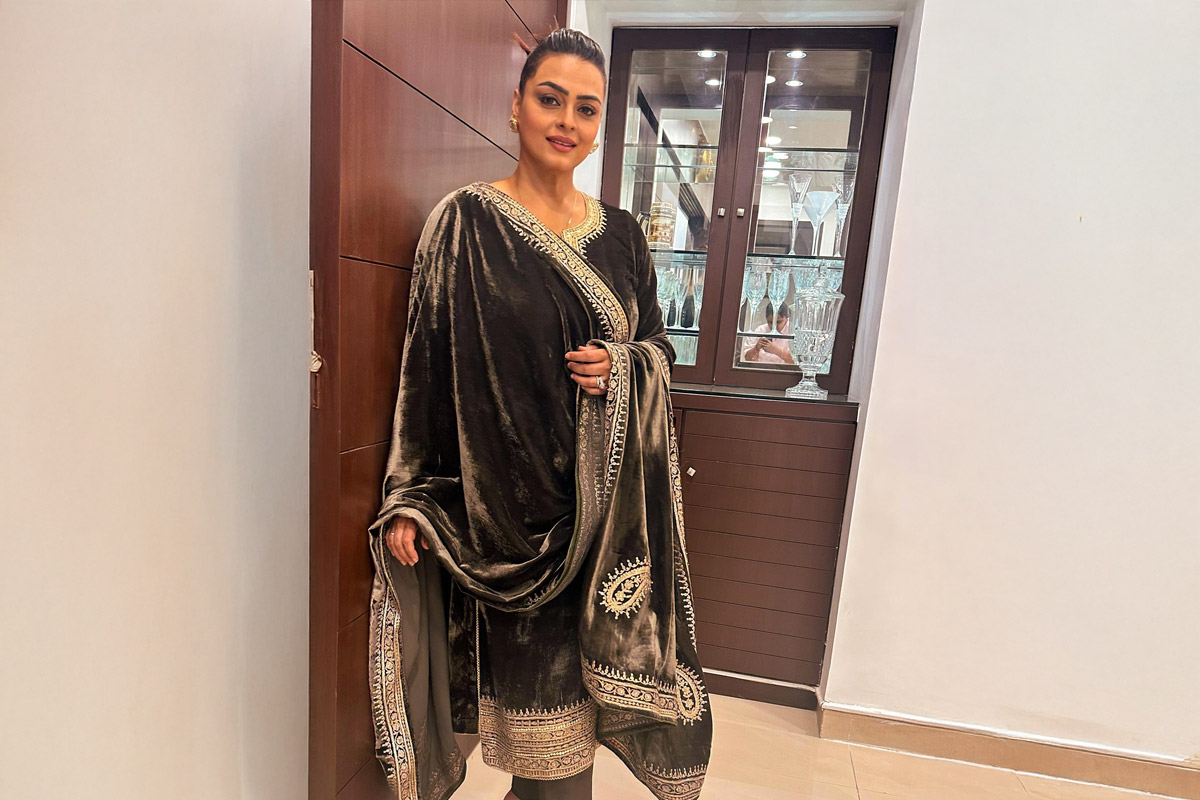 Shilpa Shirodkar's Car Hit By Mumbai Bus; Files Police Complaint