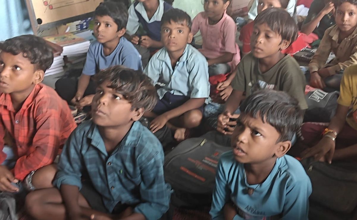 5 Classes, 1 Room: In This School, Students Search For Education In Cacophony
