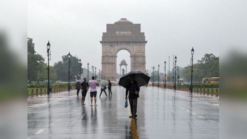 दिल्ली-NCR में झमाझम बारिश, काले बादलों से दिन में छाया अंधेरा, यूपी-बिहार से जम्मू तक बारिश का अलर्ट