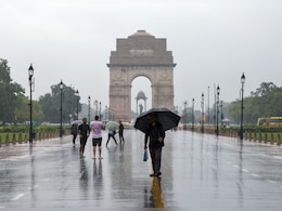 दिल्ली-NCR में झमाझम बारिश, काले बादलों से दिन में छाया अंधेरा, यूपी-बिहार से जम्मू तक बारिश का अलर्ट दिल्ली-NCR में झमाझम बारिश, काले बादलों से दिन में छाया अंधेरा, यूपी-बिहार से जम्मू तक बारिश का अलर्ट