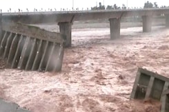 Jammu And Kashmir Flash Floods: 13 Killed, Including 9 In Landslide On Vaishno Devi Route Jammu And Kashmir Flash Floods: 13 Killed, Including 9 In Landslide On Vaishno Devi Route