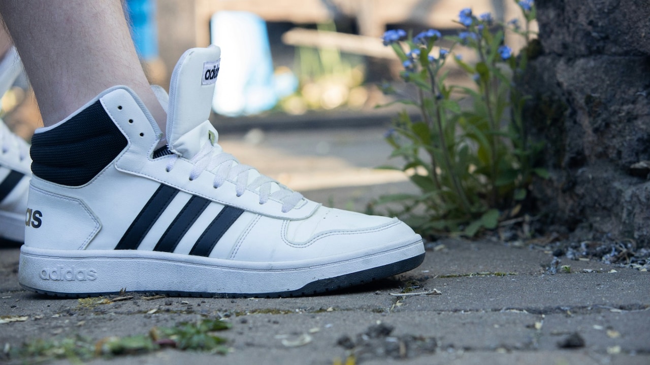 Prevent Your White Shoes From Yellowing And Get Top Sneakers On Flipkart