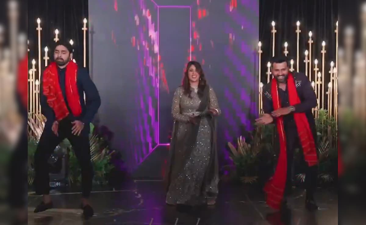 VIDEO: रोहित शर्मा ने स्टेज पर किया कमाल, ऐसा डांस मूव देख तो बॉलीवुड वाले भी हो जाएंगे हैरान