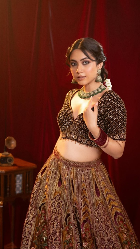 Reem Shaikh's Maroon Lehenga is a Showstopper!