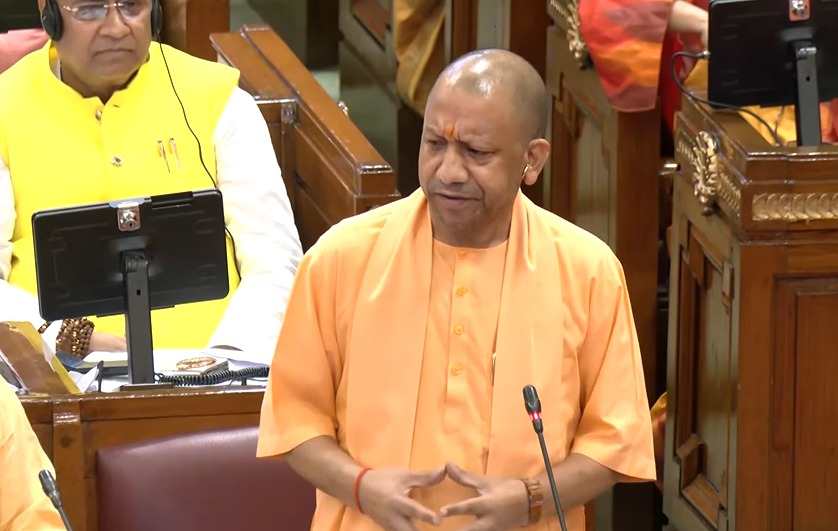 बात मुर्गे और मेंढक तक आ गई... यूपी विधानसभा में सीएम योगी आदित्यनाथ ने क्यों ऐसा कहा?