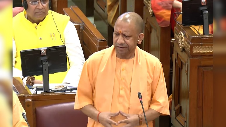 बात मुर्गे और मेंढक तक आ गई... यूपी विधानसभा में सीएम योगी आदित्यनाथ ने क्यों ऐसा कहा?