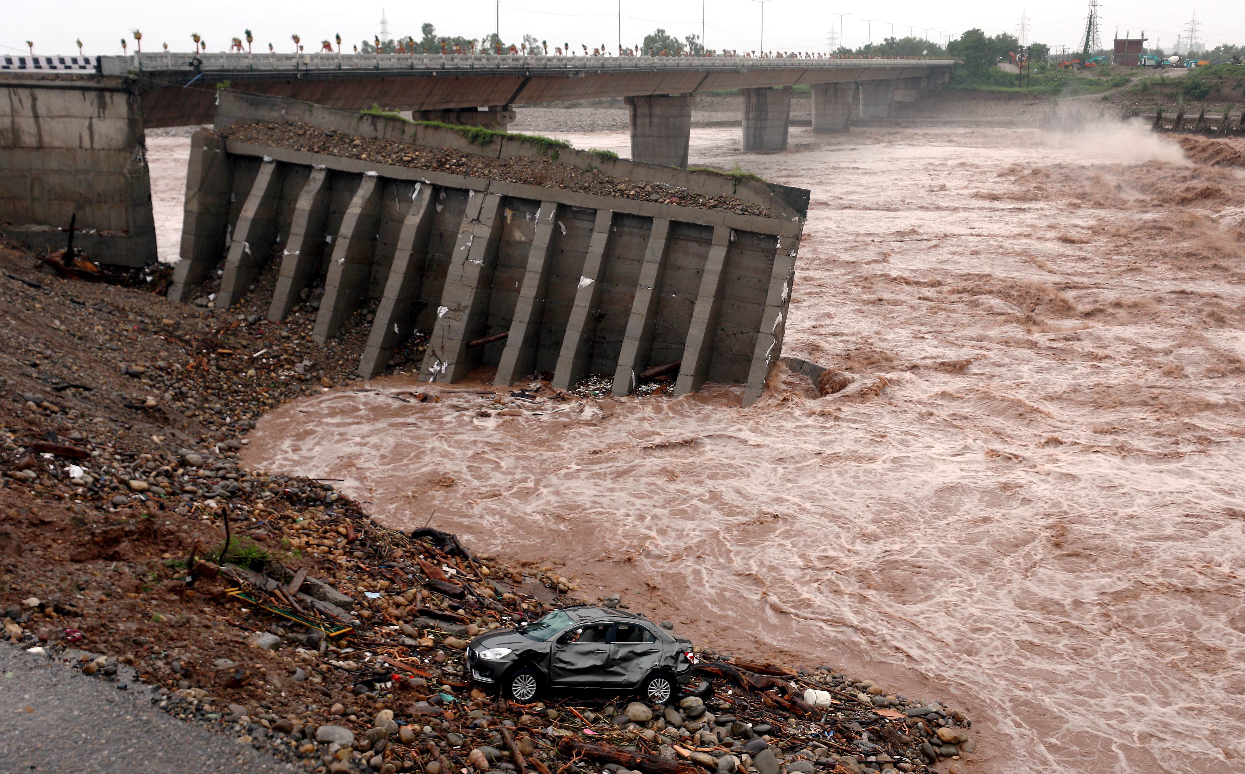 जम्मू ने 100 साल बाद देखी इतनी बारिश, सिर्फ उधमपुर में 24 घंटे में हो गई 629.4 मिमी बारिश