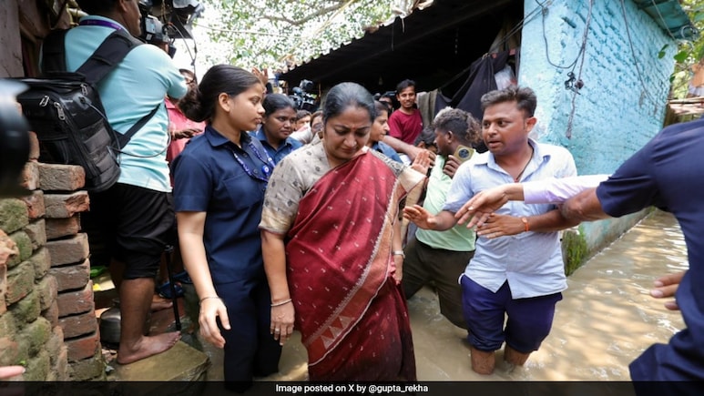 "No Flood-Like Situation In Delhi": Rekha Gupta Inspects Areas Near Yamuna "No Flood-Like Situation In Delhi": Rekha Gupta Inspects Areas Near Yamuna