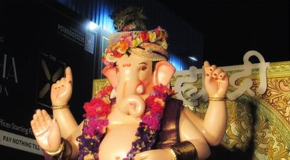 सह्याद्री क्रीड़ा मंडल द्वारा इस साल लगाई गई गणपति की प्रतिमा. सह्याद्री क्रीड़ा मंडल द्वारा इस साल लगाई गई गणपति की प्रतिमा.