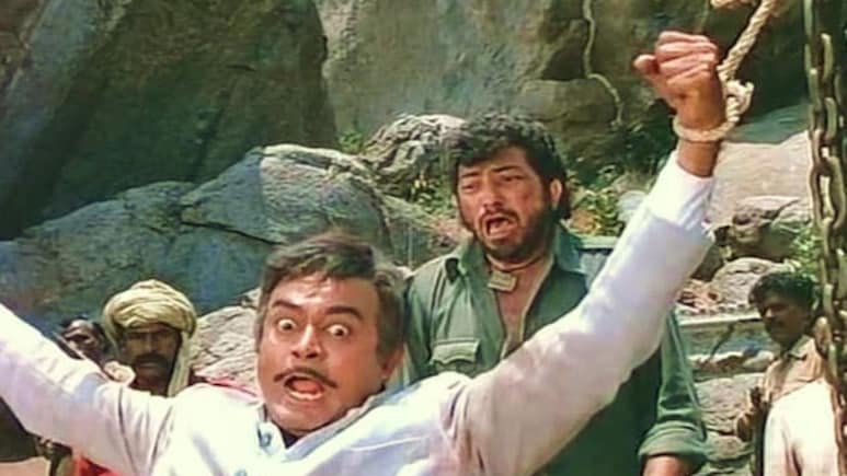 <i>Sholay</i> Climax Was Changed Due To Emergency, Reveals Farhan Akhtar