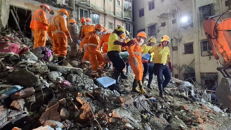 17 Dead In 4-Storey Building Collapse In Virar Near Mumbai, Rescue Ops On 17 Dead In 4-Storey Building Collapse In Virar Near Mumbai, Rescue Ops On