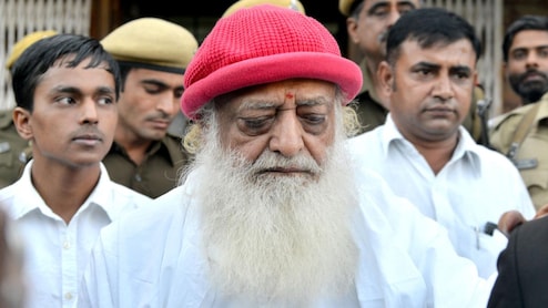 आसाराम को गुजरात हाई कोर्ट से भी मिली 6 महीने की अंतरिम जमानत, दिल की बीमारी से रहे जूझ