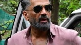 Suniel Shetty Loses Cool At Bhopal's Mimicry Artist In A Viral Video, Calls It "<i>Ghatiya</i>"