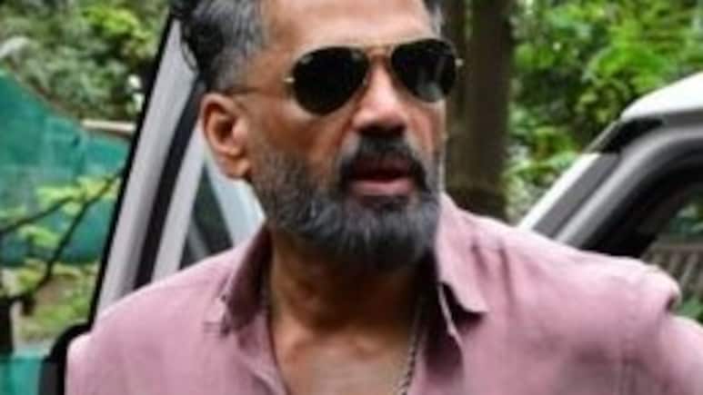 Suniel Shetty Loses Cool At Bhopal's Mimicry Artist In A Viral Video, Calls It "<i>Ghatiya</i>"