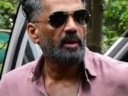 Suniel Shetty Loses Cool At Bhopal's Mimicry Artist In A Viral Video, Calls It "<i>Ghatiya</i>" Suniel Shetty Loses Cool At Bhopal's Mimicry Artist In A Viral Video, Calls It "<i>Ghatiya</i>"