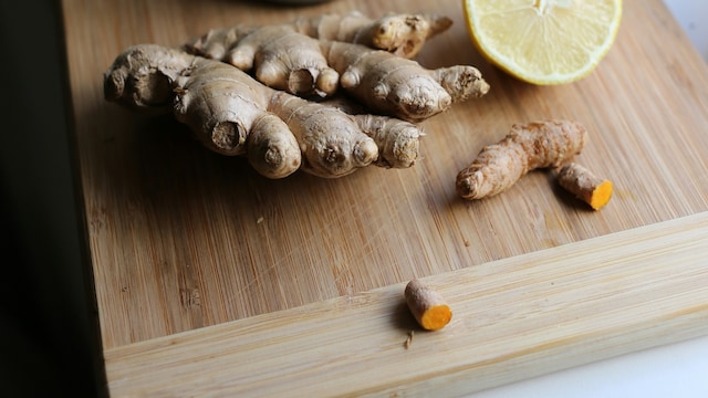 Ginger contains active compounds called gingerols that help reduce inflammation