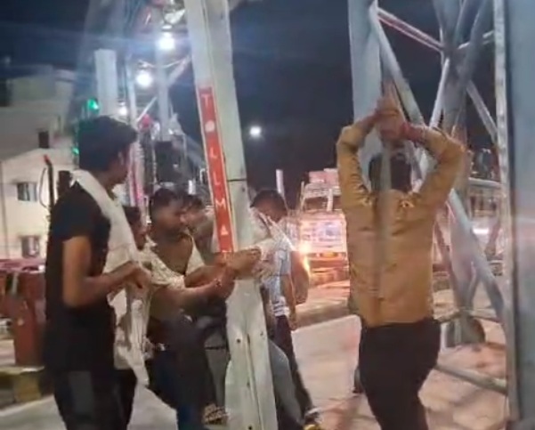 On Camera, Army Jawan Pinned To Pole, Thrashed By UP Toll Booth Staff