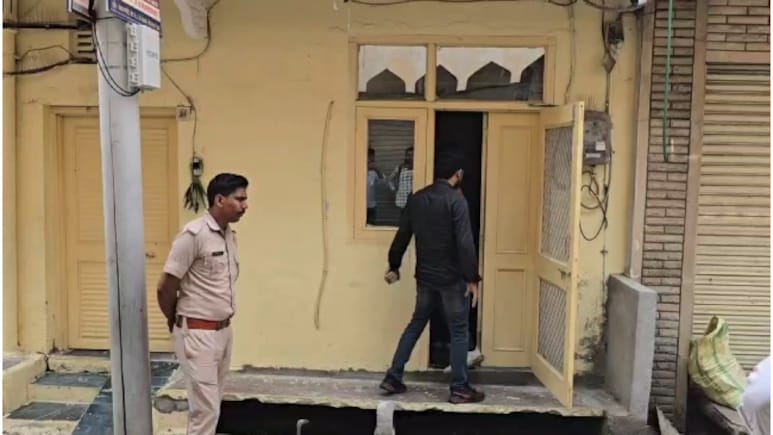 IT Raid in Rajasthan: इनकम टैक्स की रेड से ठीक पहले रफूचक्कर हुआ व्यापारी, 100 से ज्यादा लोगों को नोटिस जारी