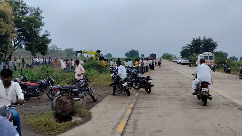 Jalna Accident:  रुग्णाला घेऊन जाणारी कार विहिरीत कोसळली, 5 जणांचा मृत्यू