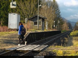 Japan Kept A Train Running For Years Just For One Girl, The Inspiring Story Will Move You Japan Kept A Train Running For Years Just For One Girl, The Inspiring Story Will Move You