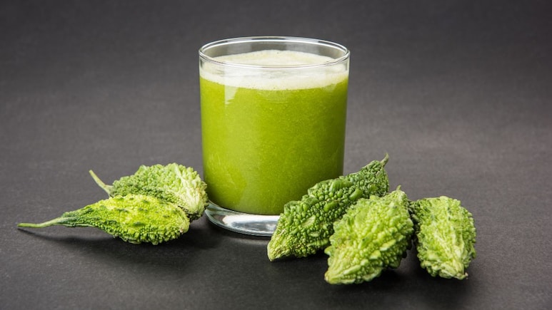 रोजाना करेले का जूस पीने से किडनी की सेहत पर कैसा पड़ता है असर, जान लीजिए आज