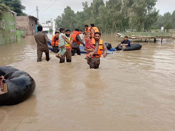 पाकिस्तान: खैबर पख्तूनख्वा में आसमान से बरसी आफत, लील गई 406 जिंदगियां, हर तरफ बस तबाही ही तबाही