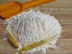 Wheat Flour Under 500:&nbsp;जानिए गेहूं का आटा खाने के ये शानदार फायदे और देखें बेस्ट डील्स