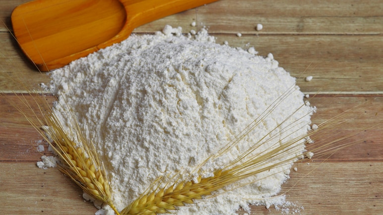 Wheat Flour Under 500: जानिए गेहूं का आटा खाने के ये शानदार फायदे और देखें बेस्ट डील्स