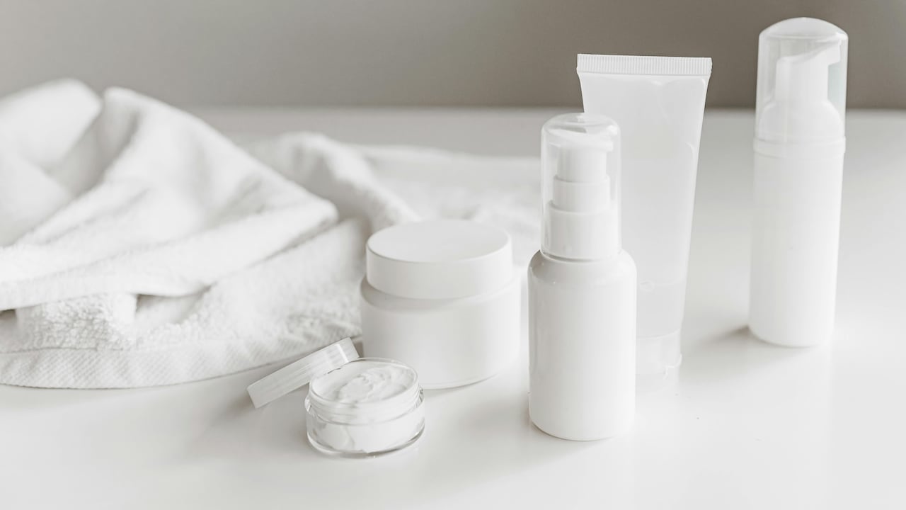 Your Face Needs Top Cleansers For Acne-Prone And Oily Skin From Myntra