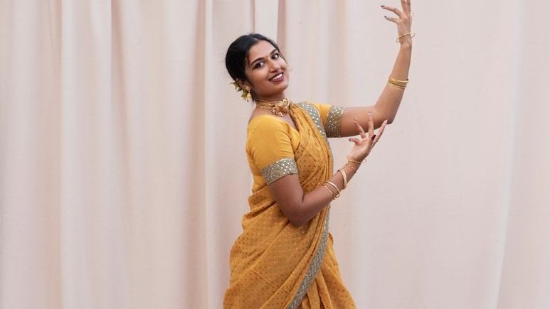 Onam 2025: एथनिक लुक के ये गोल्डन साड़ियां हैं बेहद खास, दाम हैं इतने कम कि फौरन कर देंगे ऑर्डर Onam 2025: एथनिक लुक के ये गोल्डन साड़ियां हैं बेहद खास, दाम हैं इतने कम कि फौरन कर देंगे ऑर्डर