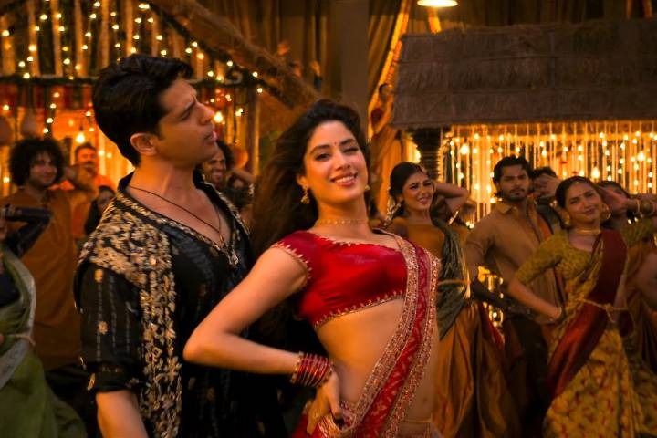 सैयारा के बाद एक और लव स्टोरी 'परम सुंदरी' धमाके को तैयार, रिलीज से पहले ही बिकी ताबड़तोड़ टिकटें