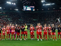 Bayern Munich Survive Late Augsburg Scare, Erik Ten Hags Tough Start Continues