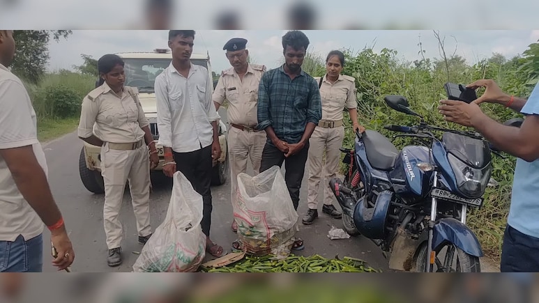 बिहार के बगहा में शराब तस्करी का अनोखा तरीका, सब्जी के बोरे में छिपा रखी थी बोतलें, पुलिस ने दो को दबोचा