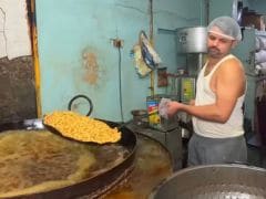 Watch: This Is How The Famous Maharashtrian Snack Bhakarwadi Is Made In Bulk