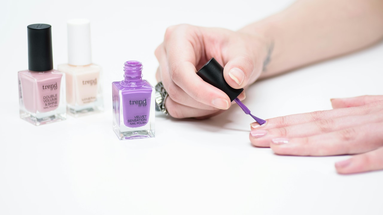 What Your Nail Colour Shade Says About You: The Psychology Behind It