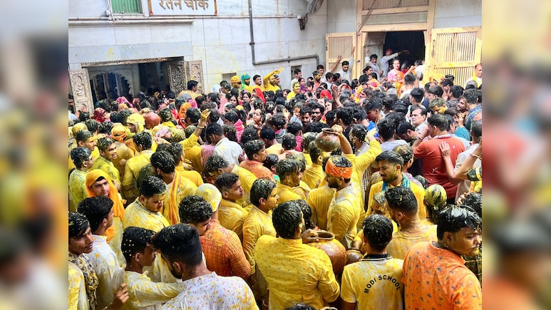 Rajasthan: नाथद्वारा के श्रीनाथजी मंदिर में नंद महोत्सव की धूम, परिसर के चारों ओर लाखों श्रद्धालुओं की भीड़