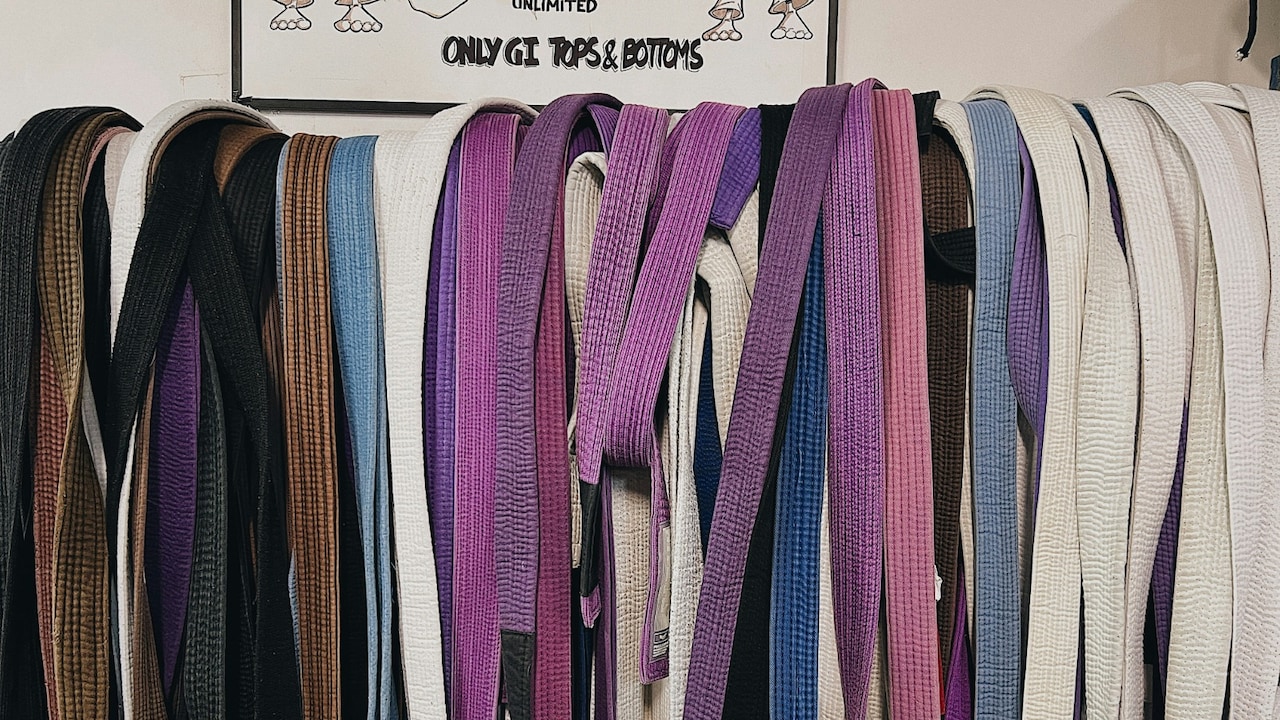 Learn how Elastic Waistbands are the perfect mix of comfort and style