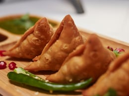 How To Make Perfectly Crispy Paneer Chilli Samosas At Home How To Make Perfectly Crispy Paneer Chilli Samosas At Home